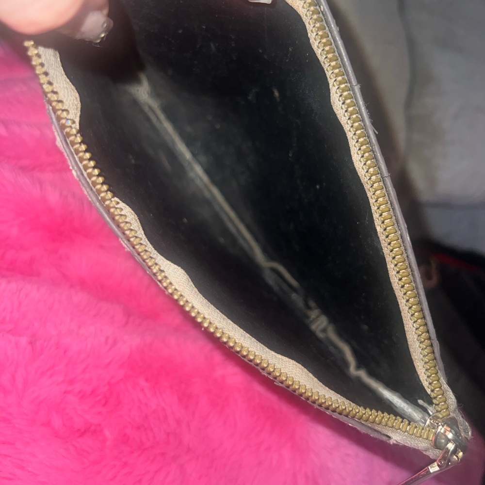 Louis Vuitton White Monogram Pouch - Picture 3 of 5